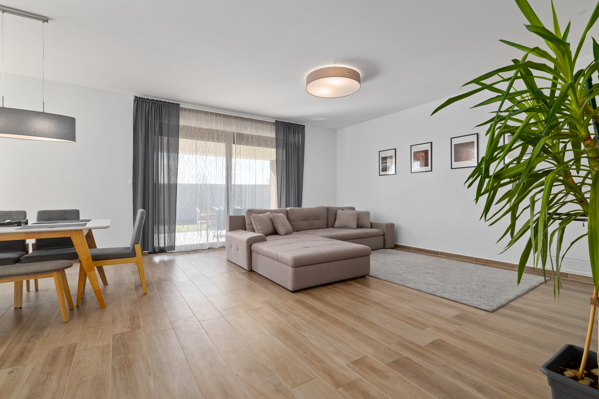 PREDANÉ- 4 IZBOVÝ- BUNGALOV-109m2- MILOSLAVOV