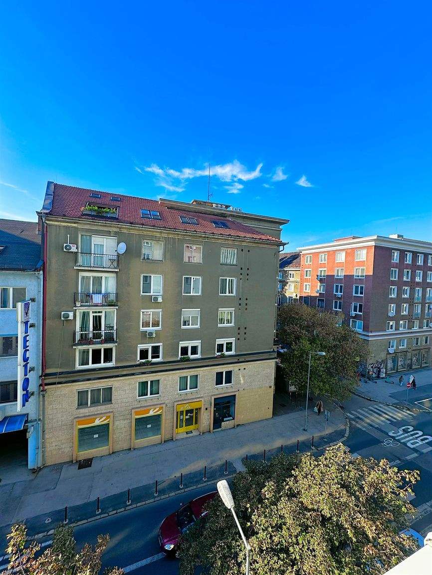 PRENAJATÉ- BE.LIVE COMPANY- PRENÁJOM- GARSÓNKA- STARÉ MESTO