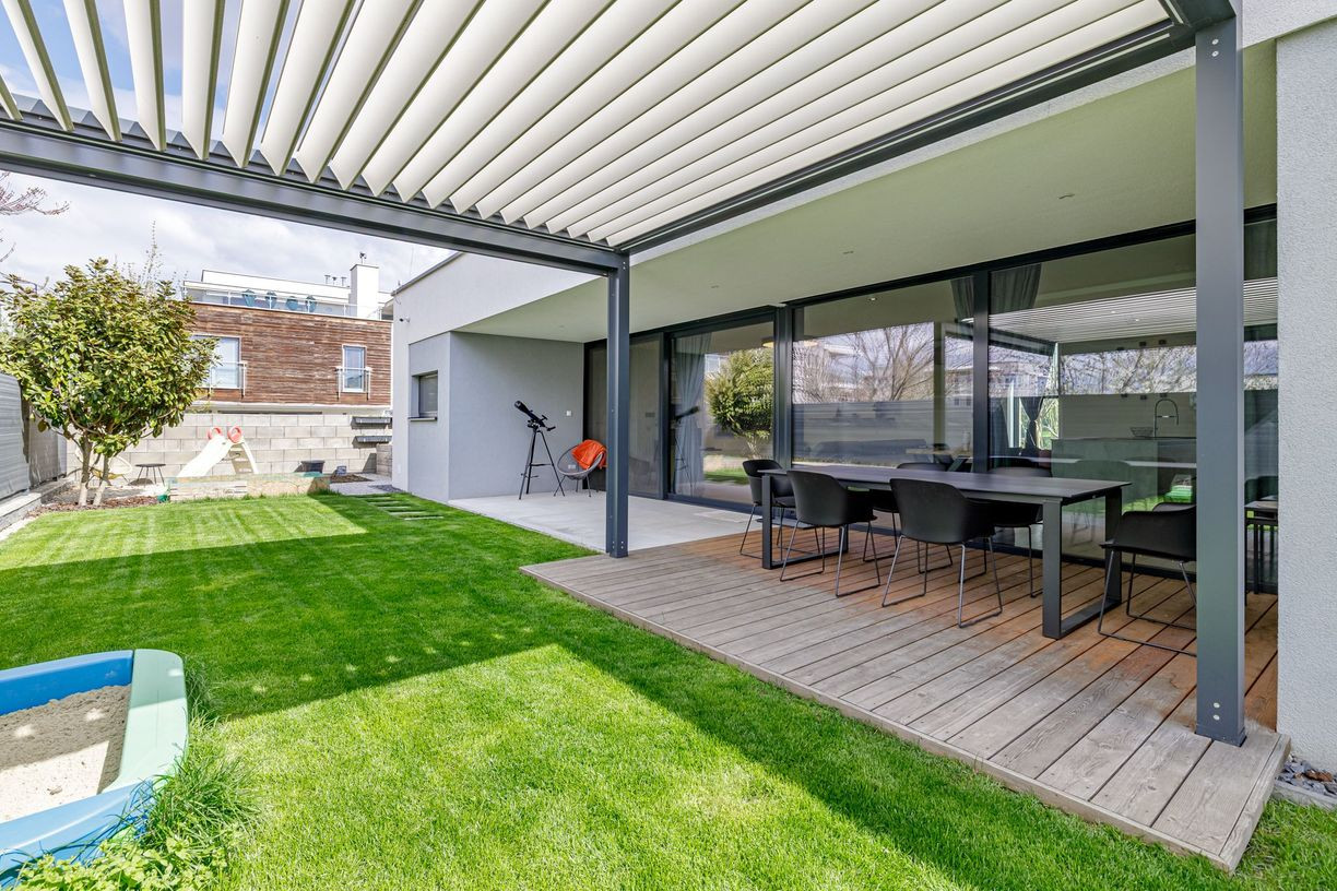 REZERVOVANÉ-PREDAJ- 5-IZBOVÝ- BUNGALOV- GARDENS- SENEC