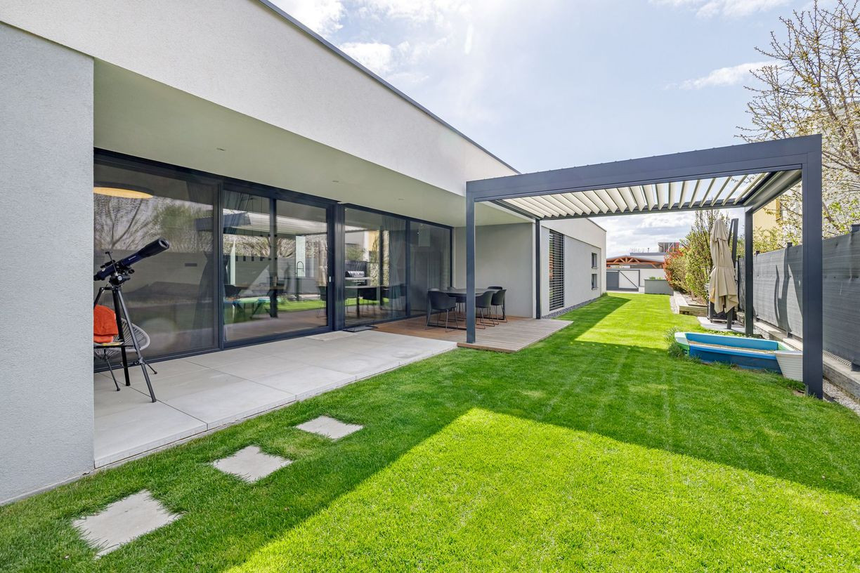 REZERVOVANÉ-PREDAJ- 5-IZBOVÝ- BUNGALOV- GARDENS- SENEC