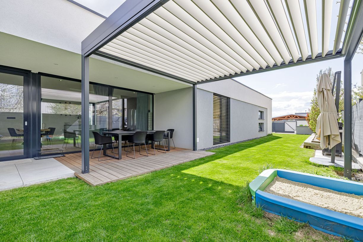 REZERVOVANÉ-PREDAJ- 5-IZBOVÝ- BUNGALOV- GARDENS- SENEC