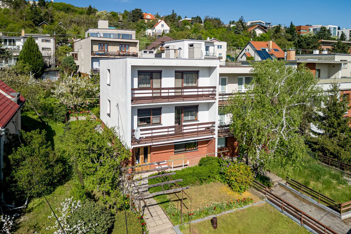 PREDAJ- 5-IZBOVÝ- RODINNÝ DOM- DVOJGARÁŽ- KRÁĽOVSKÉ ÚDOLIE