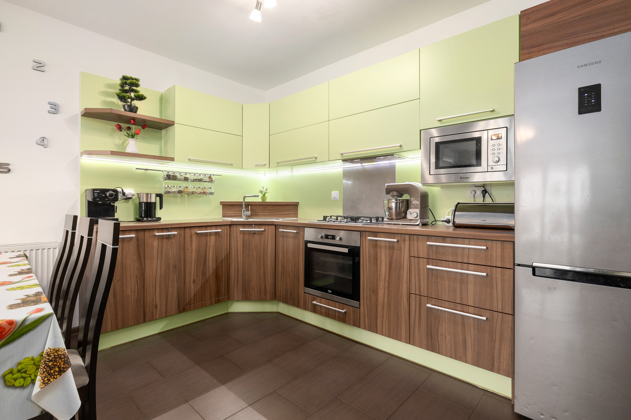 PREDANÉ -NA PREDAJ- KRÁSNY- 3-IZBOVÝ BYT- 74M2- SENEC