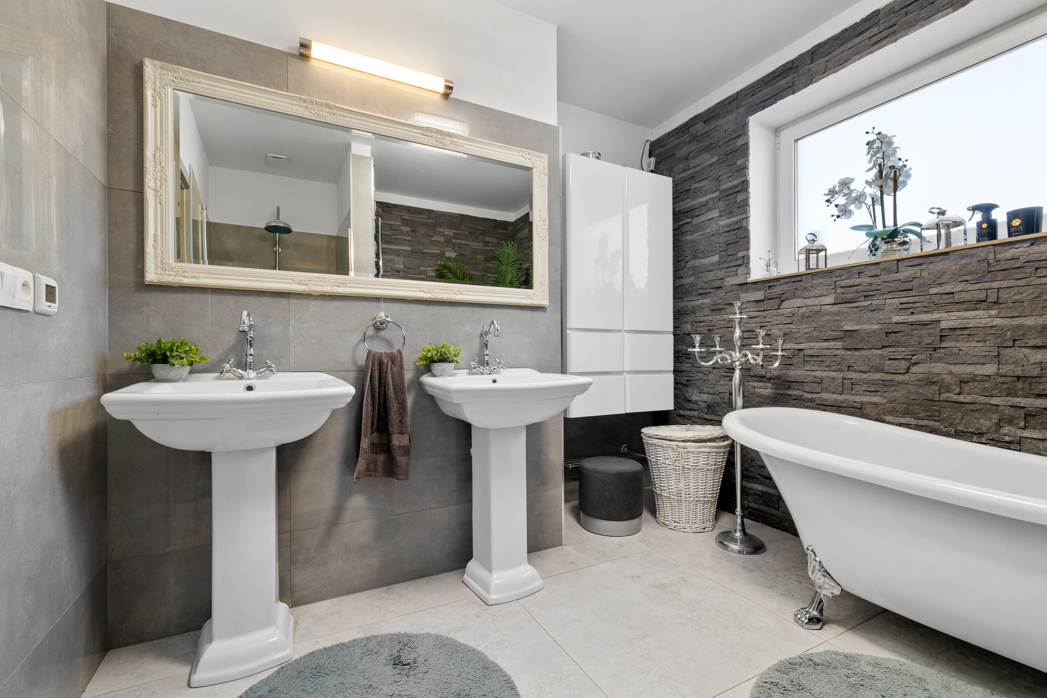 PREDANÉ- 4-IZBOVÝ BUNGALOV- POZEMOK 600m²-HAMULIAKOVO