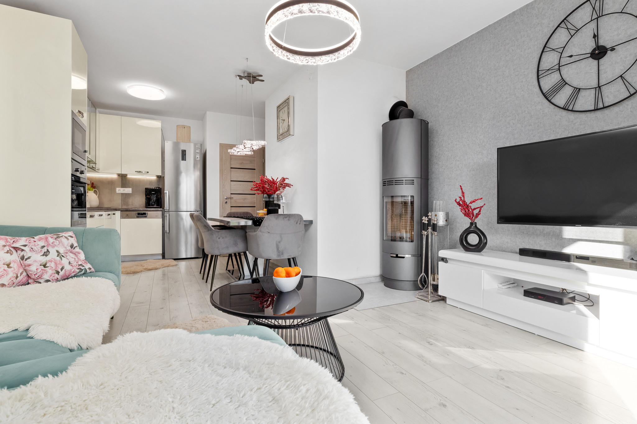 PREDANÉ- 4-IZBOVÝ BUNGALOV- POZEMOK 600m²-HAMULIAKOVO