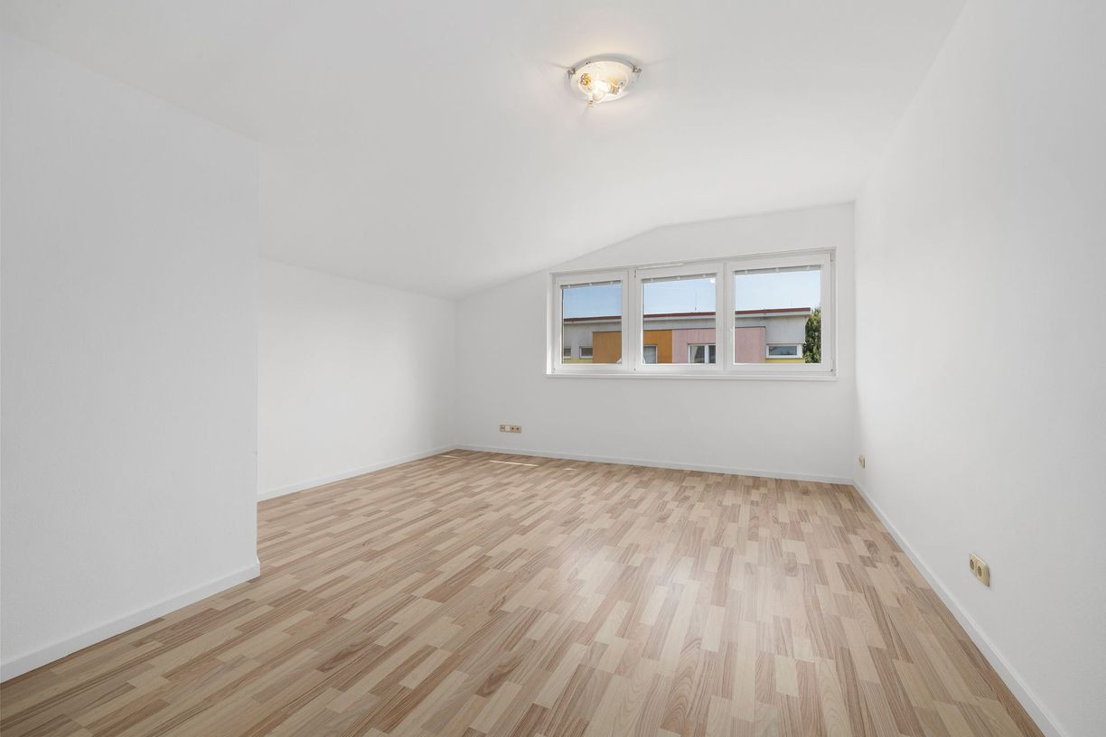 PREDANÉ- PREDAJ- 4-IZBOVÝ- 170m2- RODINNÝ DOM- ROVINKA