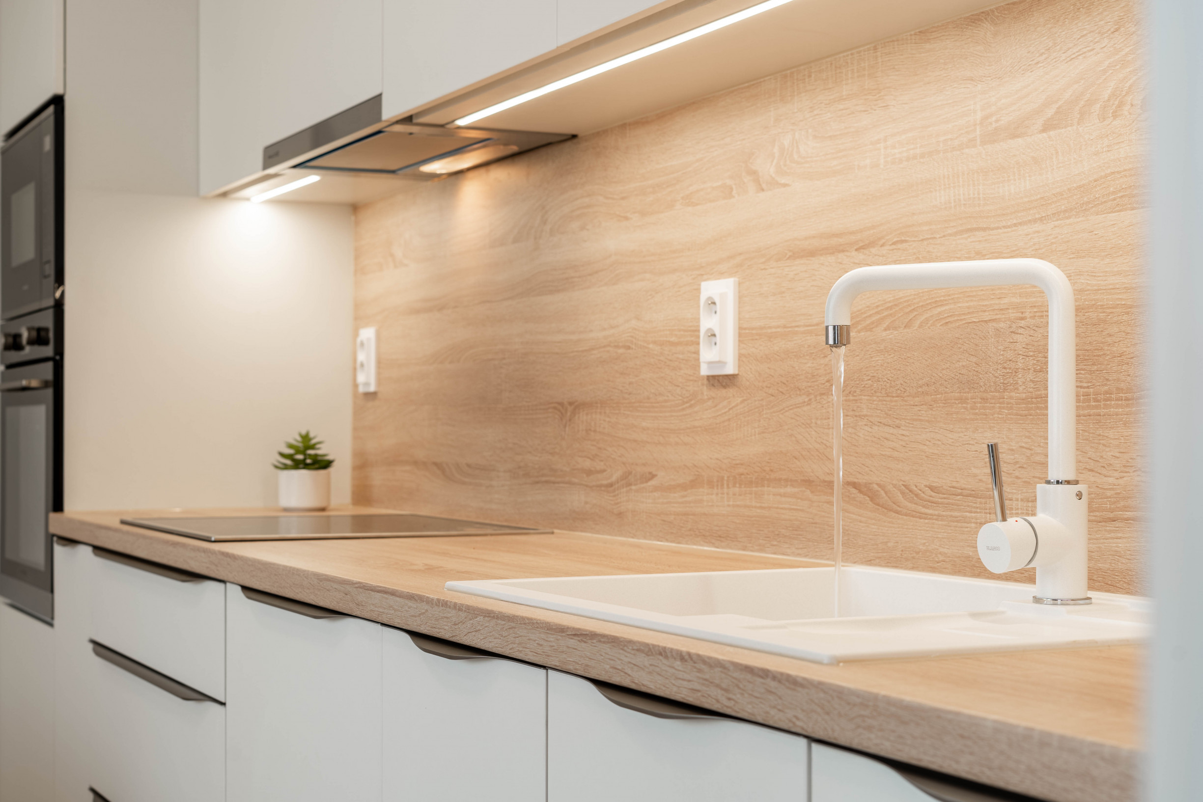 PRENAJATÉ - PRENÁJOM- 2-IZBOVÝ BYT- NOVOSTAVBA- ŠÁMOT