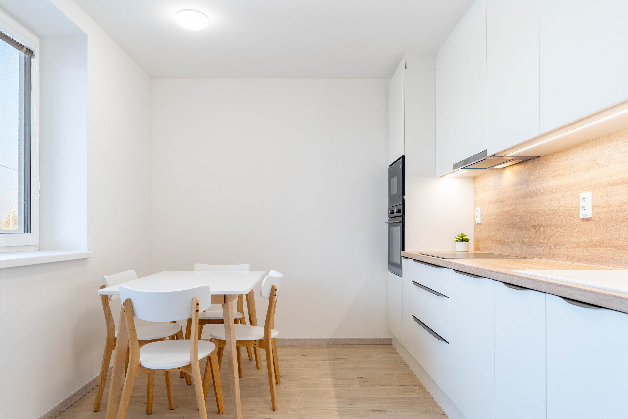 PRENAJATÉ - PRENÁJOM- 2-IZBOVÝ BYT- NOVOSTAVBA- ŠÁMOT