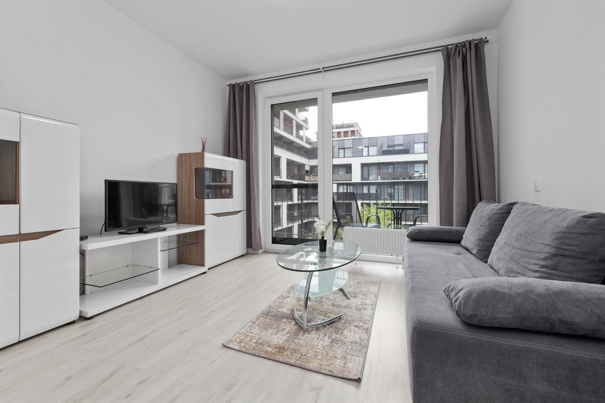 PREDANÉ - PREDAJ- 1-IZBOVÝ BYT- S BALKÓNOM- PETRŽALKA