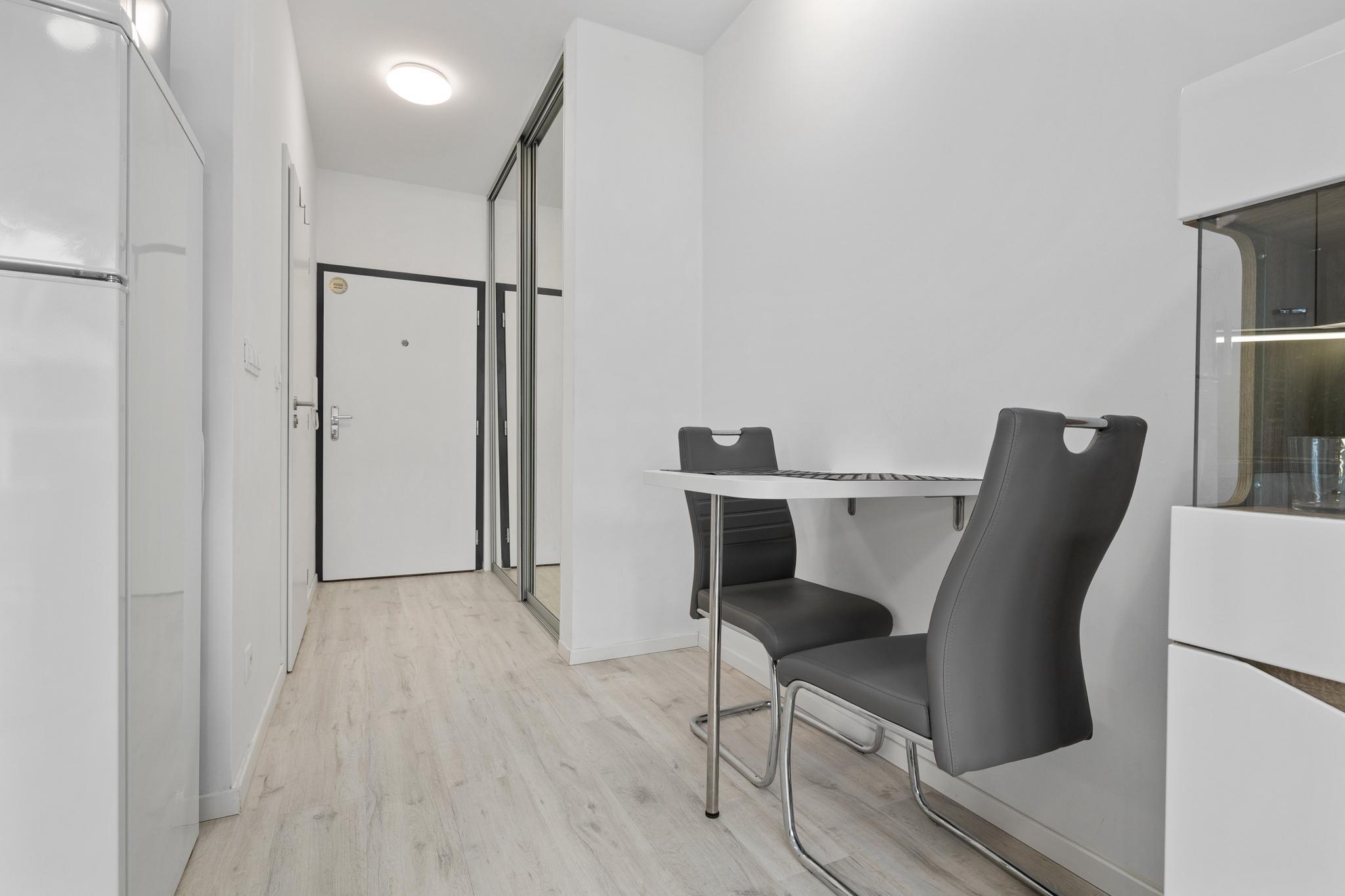 PREDANÉ - PREDAJ- 1-IZBOVÝ BYT- S BALKÓNOM- PETRŽALKA