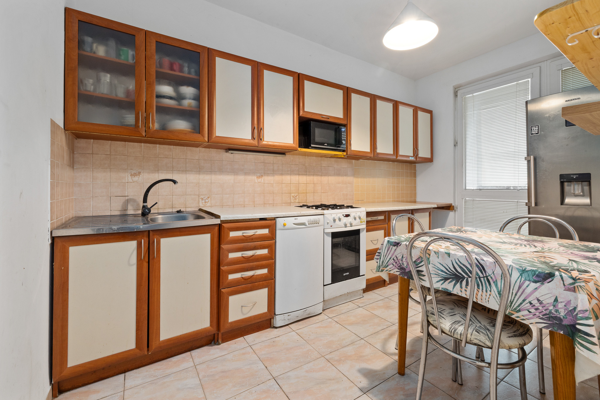 PREDANÉ-3IZBOVÝ BYT-PREDAJ- S PIVNICOU- PETRŽALKA