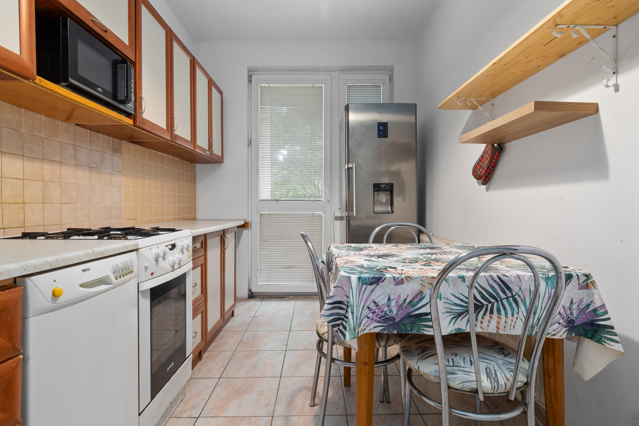 PREDANÉ-3IZBOVÝ BYT-PREDAJ- S PIVNICOU- PETRŽALKA