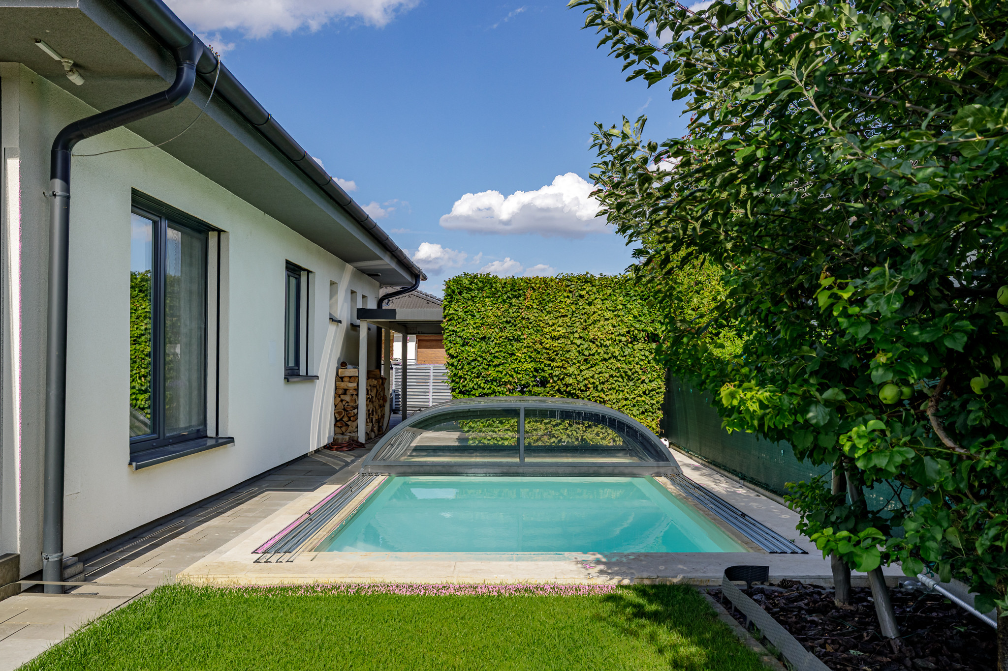 REZERVOVANÉ- SMART- BUNGALOV-  4IZBOVÝ- BAZÉN- BERNOLÁKOVO