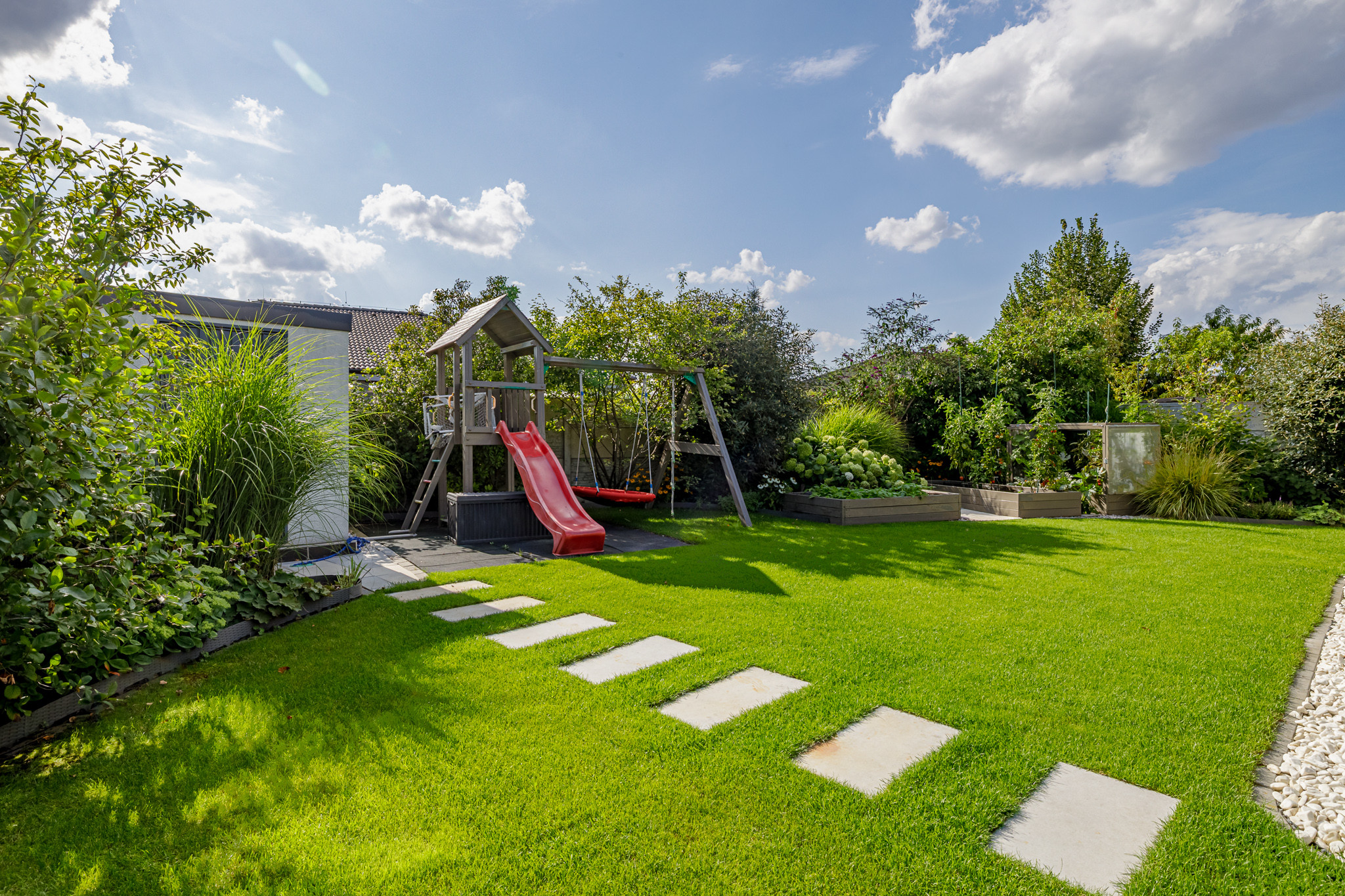 REZERVOVANÉ- SMART- BUNGALOV-  4IZBOVÝ- BAZÉN- BERNOLÁKOVO