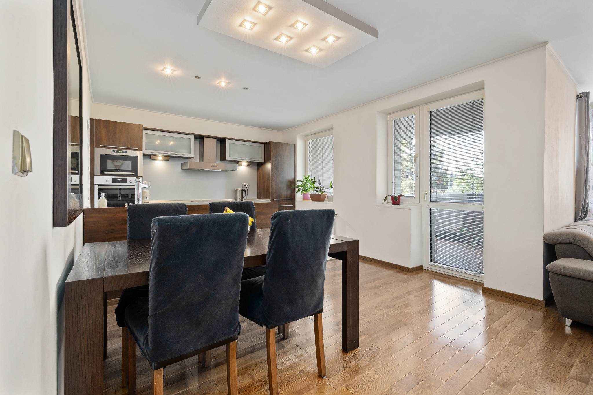 PREDAJ- MODERNÝ- 3IZBOVÝ BYT- PARKOVACIE MIESTO-STARÉ MESTO