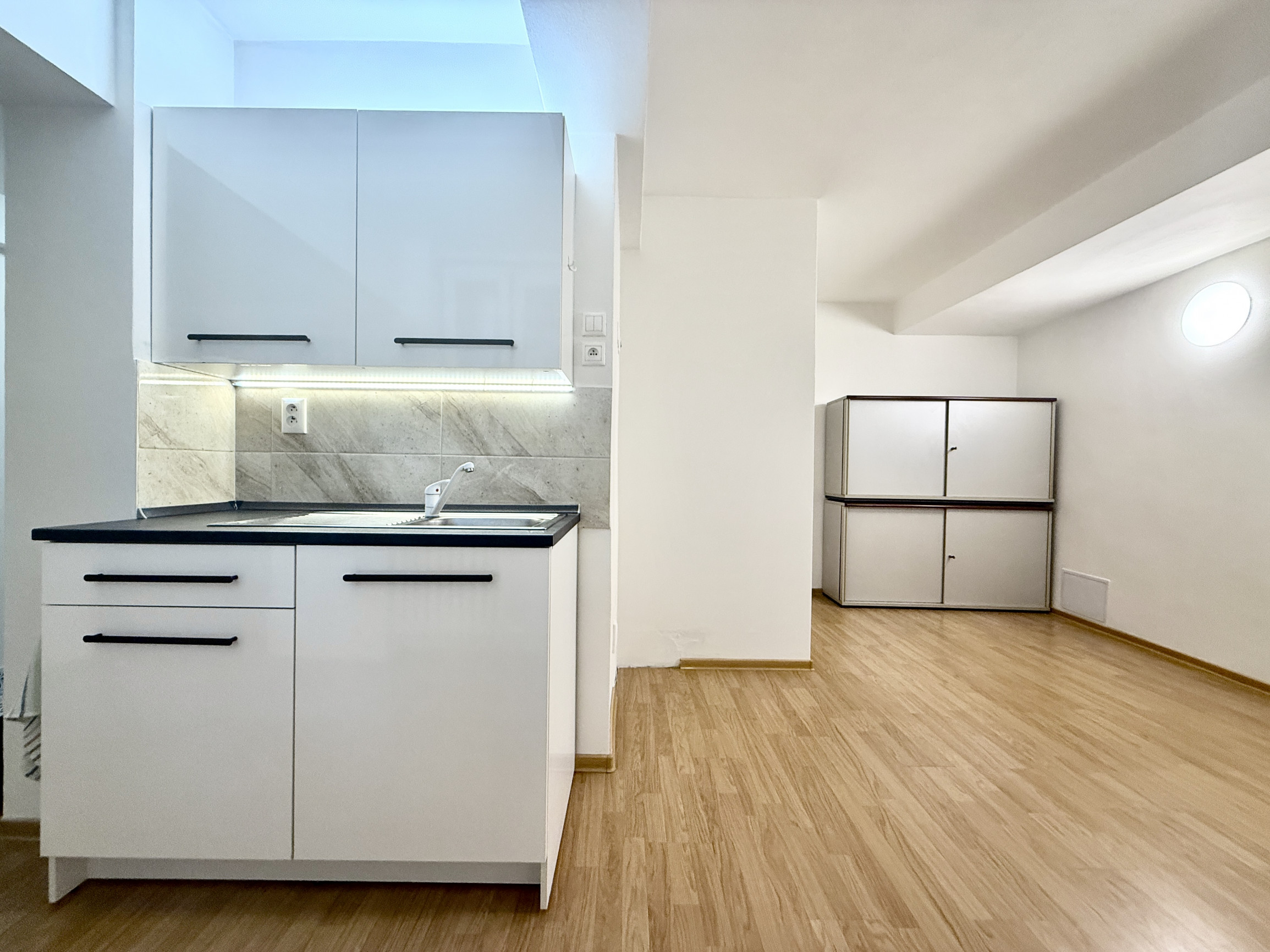 PRENAJATÉ- MEDENÁ ULICA- STARÉ MESTO- PRENÁJOM- GARSÓNKY