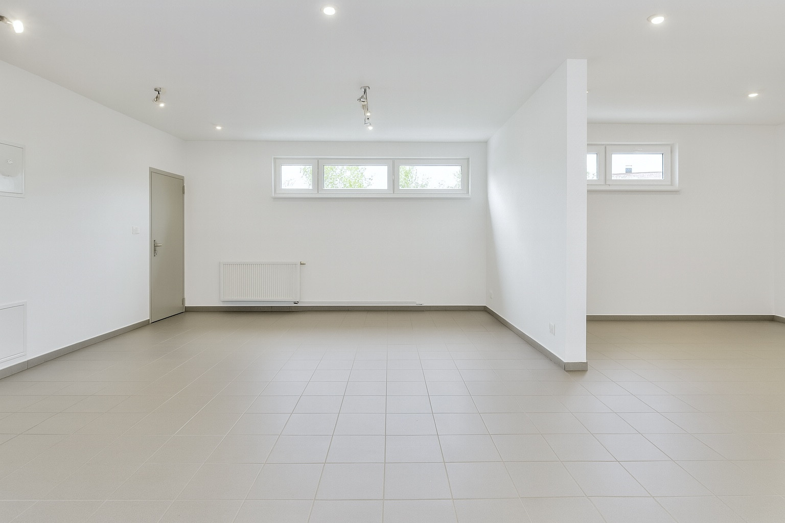 PRENÁJOM- NEBYTOVÉHO PRIESTORU- KADNÁROVÁ ULICA- RAČA- BA