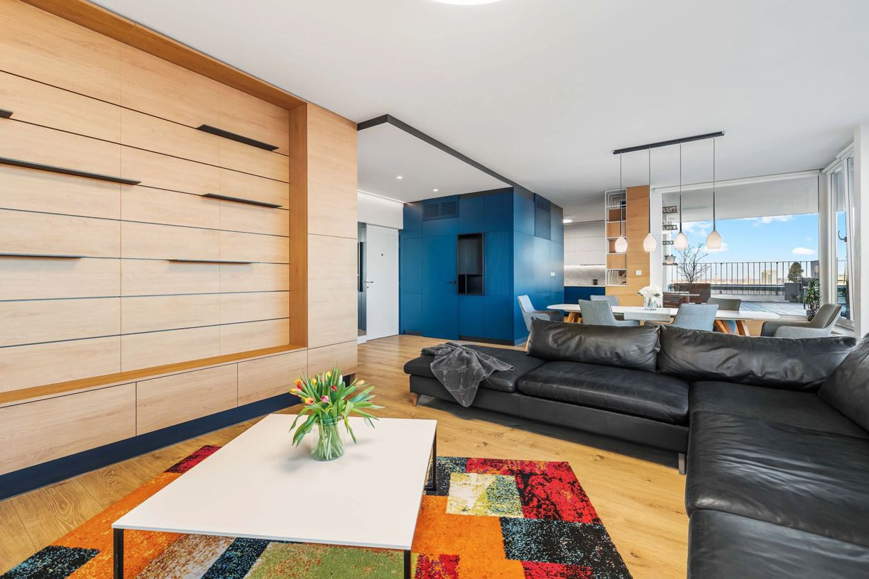 OFF PONUKA - LUXUSNÝ PENTHOUSE - PANORAMATICKÝ VÝHĽAD- TERASA- 4-IZBOVÝ - KOLIBA