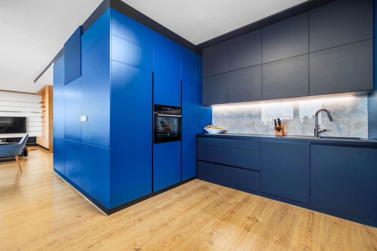 OFF PONUKA - LUXUSNÝ PENTHOUSE - PANORAMATICKÝ VÝHĽAD- TERASA- 4-IZBOVÝ - KOLIBA