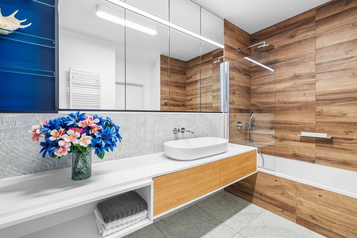 OFF PONUKA - LUXUSNÝ PENTHOUSE - PANORAMATICKÝ VÝHĽAD- TERASA- 4-IZBOVÝ - KOLIBA