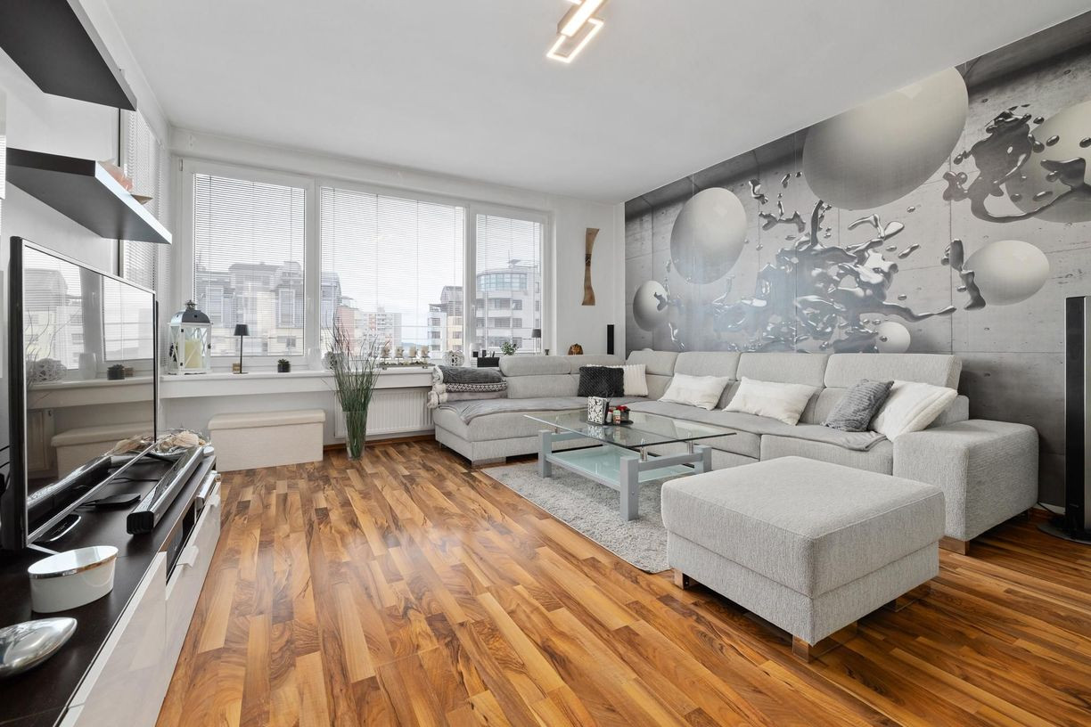 BE.LIVE COMPANY- PREDAJ- KRÁSNY VEĽKOMETRÁŽNY 2i BYT- S GARÁŽOVÝM STÁTÍM A PIVNICOU