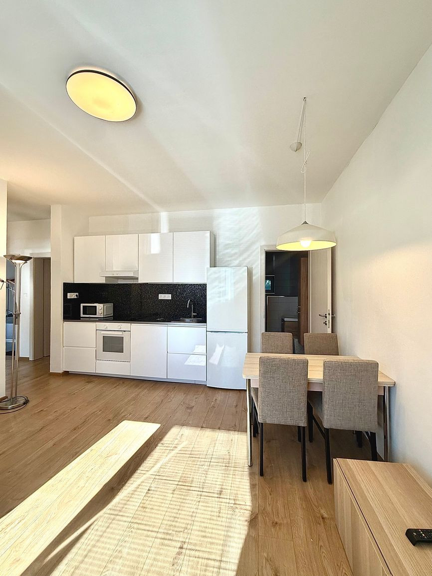 BE.LIVE COMPANY- PRENÁJOM-SLNEČNÝ- 3- IZBOVÝ-BY- 75M2- STARÉ MESTO