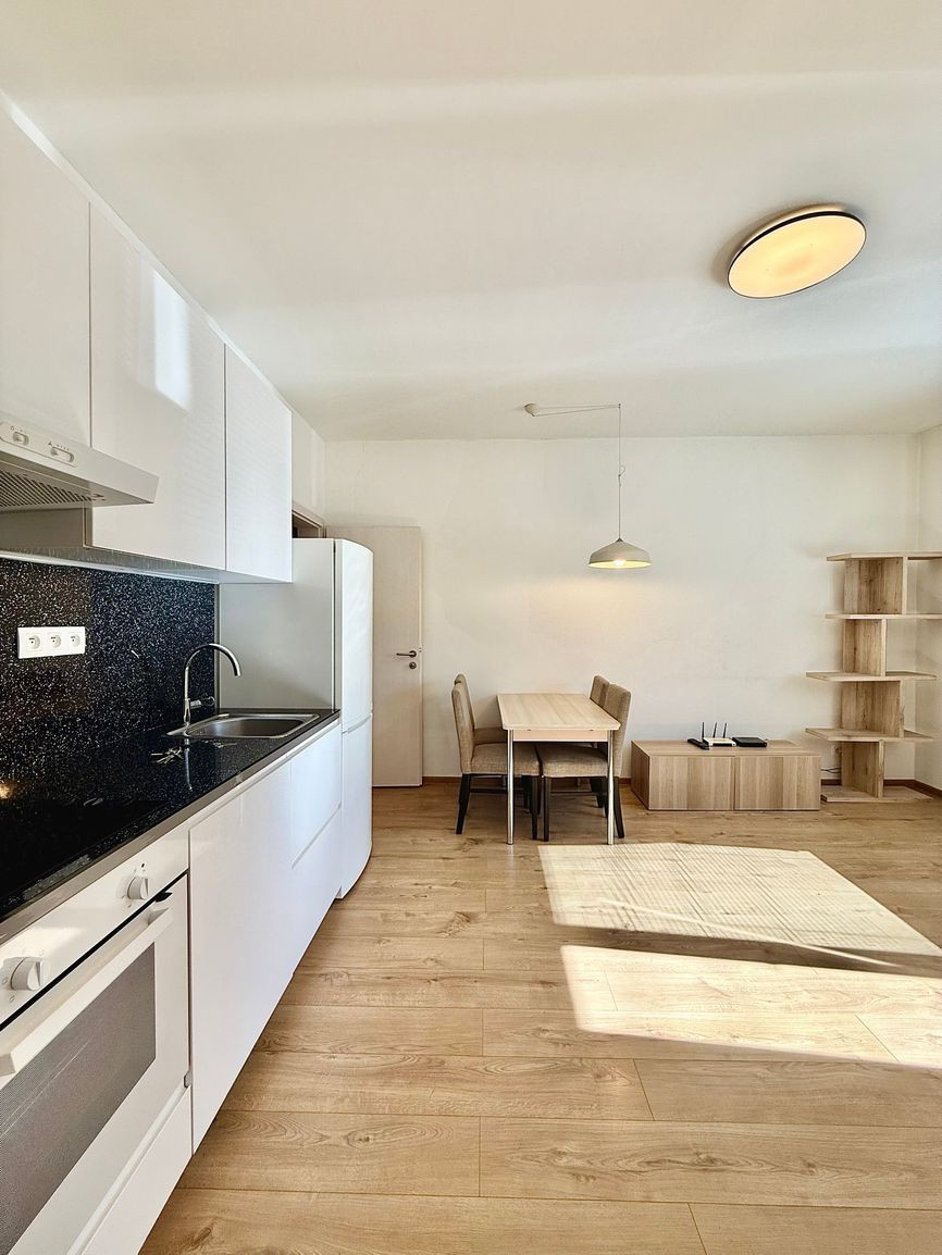 BE.LIVE COMPANY- PRENÁJOM-SLNEČNÝ- 3- IZBOVÝ-BY- 75M2- STARÉ MESTO