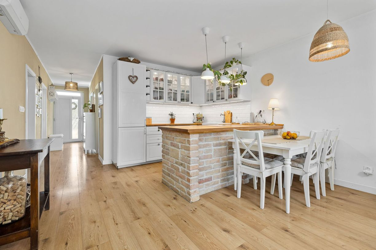 REZERVOVANÝ BE.LIVE COMPANY- NA PREDAJ- ŠTÝLOVÝ- 4-IZBOVÝ-  RODINNÝ DOM- NOVOSTAVBA- HRUBÁ BORŠA