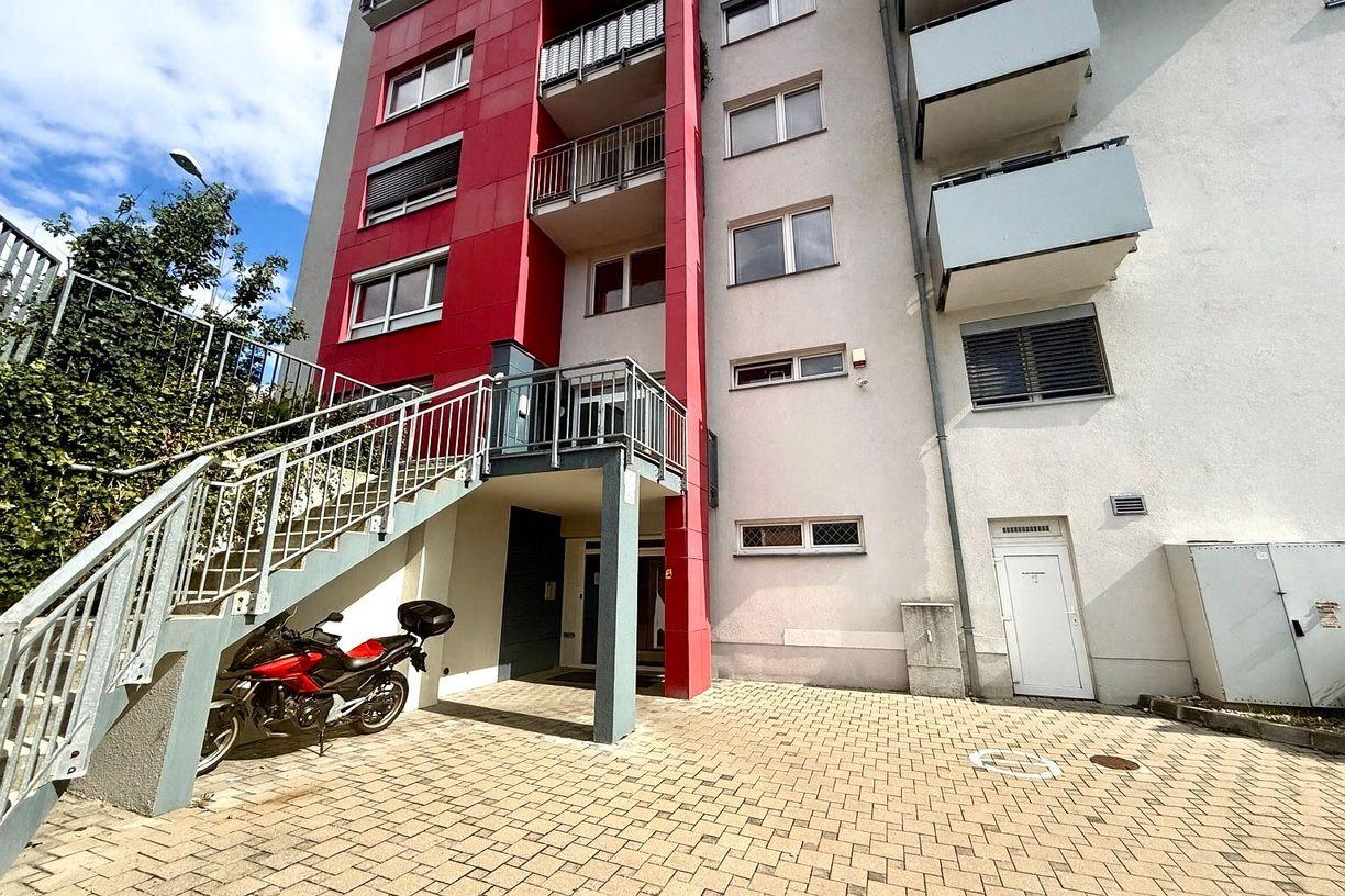 BE.LIVE COMPANY- PRENÁJOM- NEBYTOVÉHO PRIESTORU- KADNÁROVÁ ULICA- RAČA- BA 