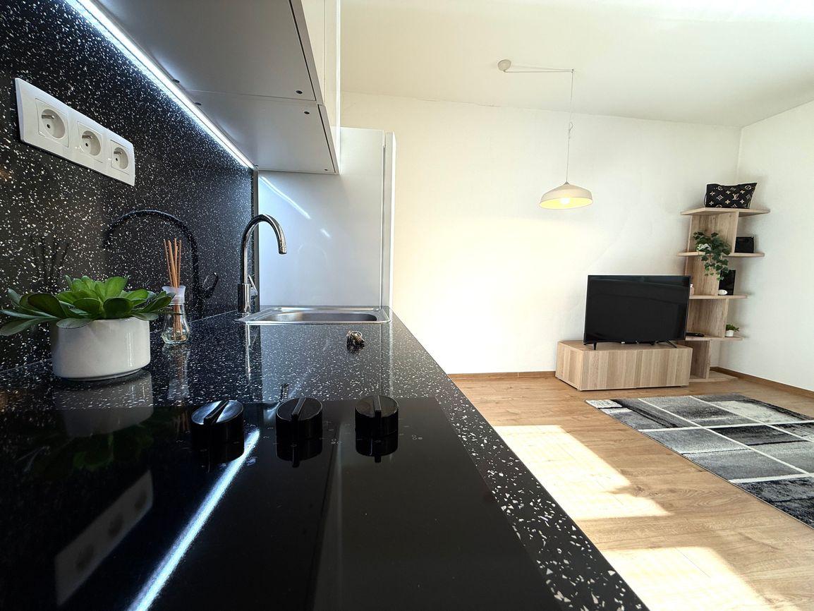 BE.LIVE COMPANY- PRENÁJOM- SVETLÝ- PRIESTRANNÝ- 3-IZBOVÝ BYT- STARÉ MESTO 