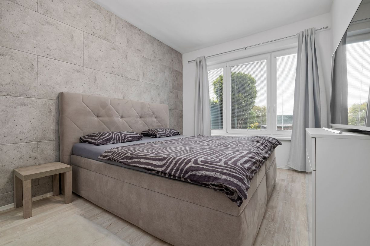 BE.LIVE COMPANY- NA PREDAJ- ELEGANTNÝ- 3-IZBOVÝ BYT- PREMENENÝ- NA PRIESTRANNÝ- MODERNÝ- 2-IZBOVÝ- SO ZÁHRADOU- MALÝ BIEL