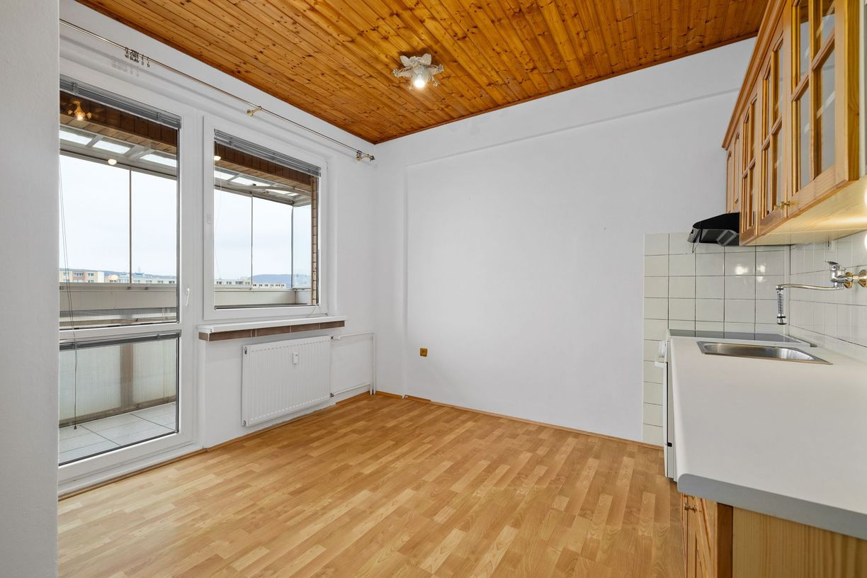 BE.LIVE COMPANY - NA PREDAJ - NADŠTANDARDNE VEĽKÝ 1-IZBOVÝ BYT S BALKÓNOM – SKVELÁ DISPOZÍCIA A NÁDHERNÝ VÝHĽAD