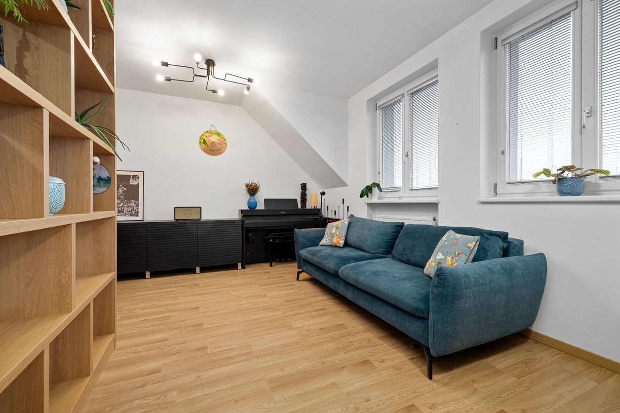 BE.LIVE COMPANY- NA PREDAJ- ÚTULNÝ- A- ZAUJÍMAVÝ- 2-IZBOVÝ- MEZANÍN- RUŽINOV- KOŠICKÁ ULICA 