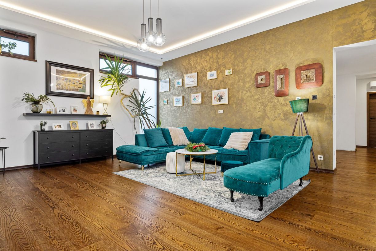 BE.LIVE COMPANY- PREDAJ- EXKLUZÍVNY- 5-IZBOVÝ DOM- EKOOSADA-  VEĽKÉ UĽANY