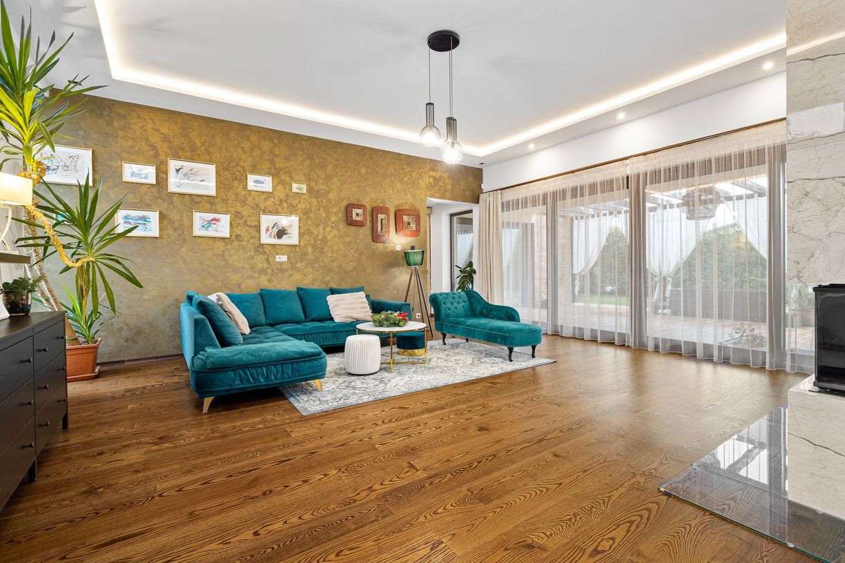 BE.LIVE COMPANY- PREDAJ- EXKLUZÍVNY- 5-IZBOVÝ DOM- EKOOSADA-  VEĽKÉ UĽANY