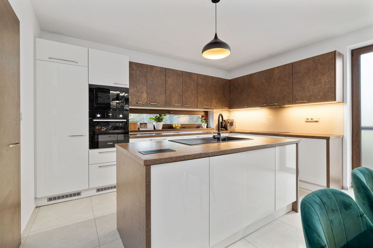 BE.LIVE COMPANY- PREDAJ- EXKLUZÍVNY- 5-IZBOVÝ DOM- EKOOSADA-  VEĽKÉ UĽANY