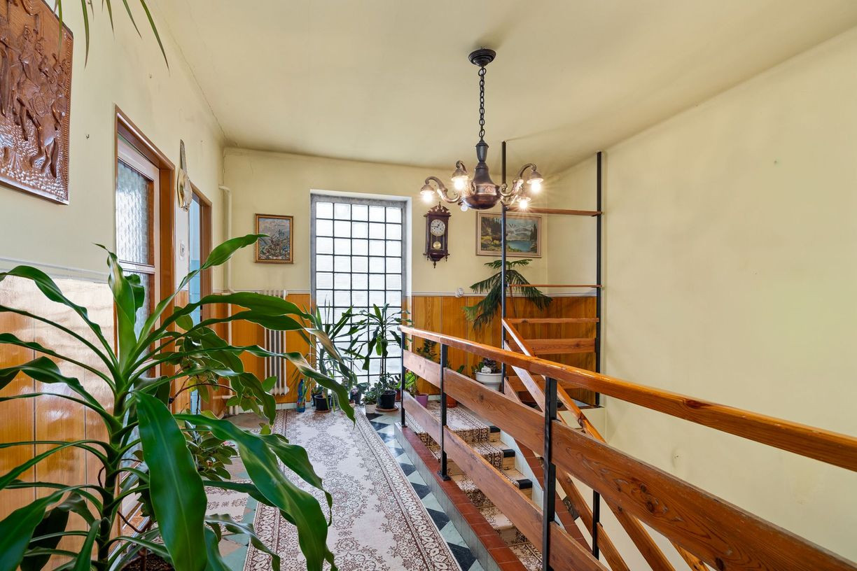 BE.LIVE COMPANY- NA PREDAJ- RODINNÝ DOM- S VEĽKORYSÝM POZEMKOM 2278m2- VLKY 