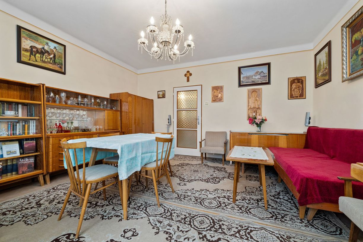 BE.LIVE COMPANY- NA PREDAJ- RODINNÝ DOM- S VEĽKORYSÝM POZEMKOM 2278m2- VLKY 