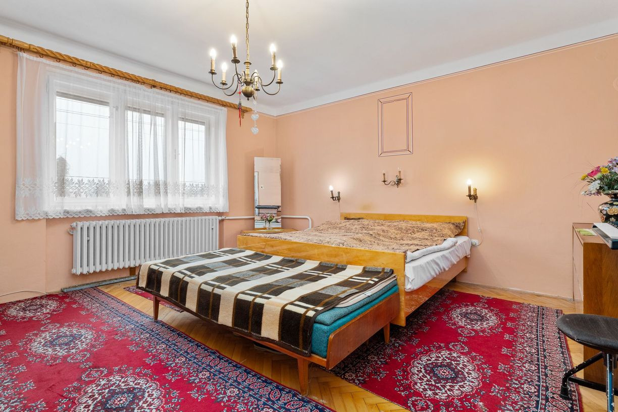 BE.LIVE COMPANY- NA PREDAJ- RODINNÝ DOM- S VEĽKORYSÝM POZEMKOM 2278m2- VLKY 