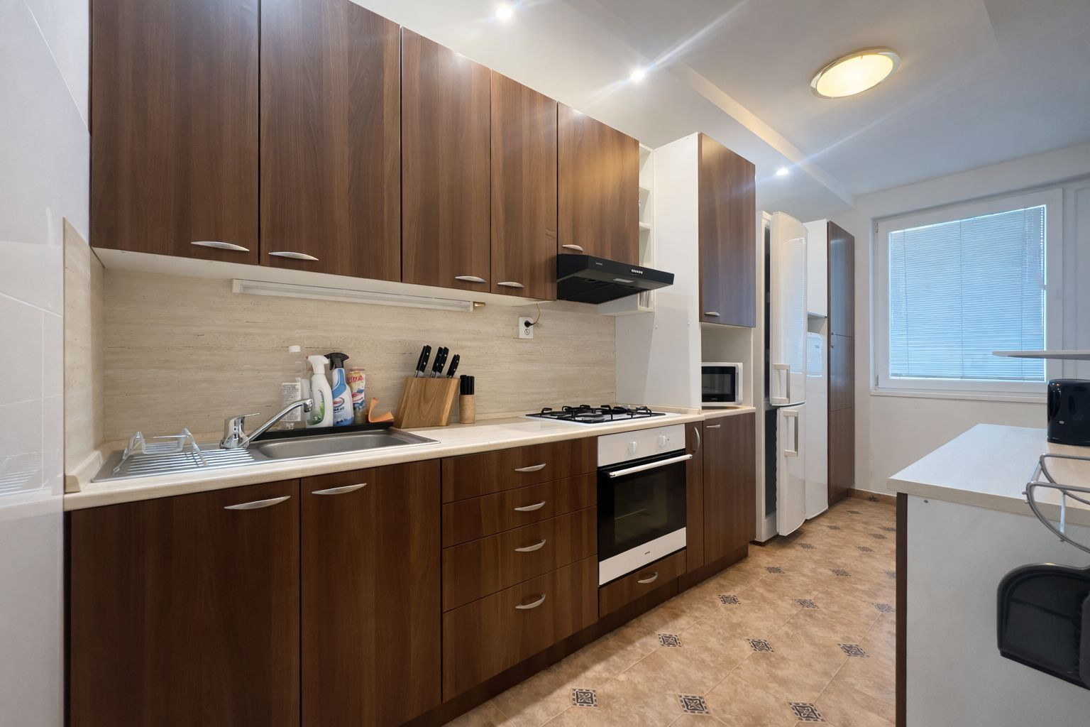 PRENAJATÝ- BE.LIVE COMPANY- PRENÁJOM- 3-IZBOVÝ- BYT- MLYNAROVIČOVA ULICA- PETRŽALKA