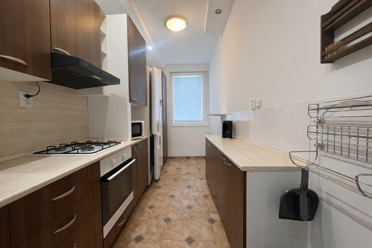 PRENAJATÝ- BE.LIVE COMPANY- PRENÁJOM- 3-IZBOVÝ- BYT- MLYNAROVIČOVA ULICA- PETRŽALKA