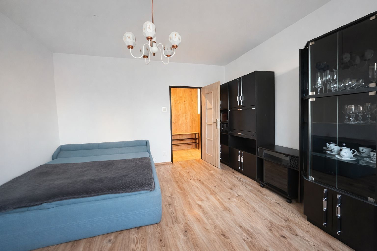 PRENAJATÝ- BE.LIVE COMPANY- PRENÁJOM- 3-IZBOVÝ- BYT- MLYNAROVIČOVA ULICA- PETRŽALKA