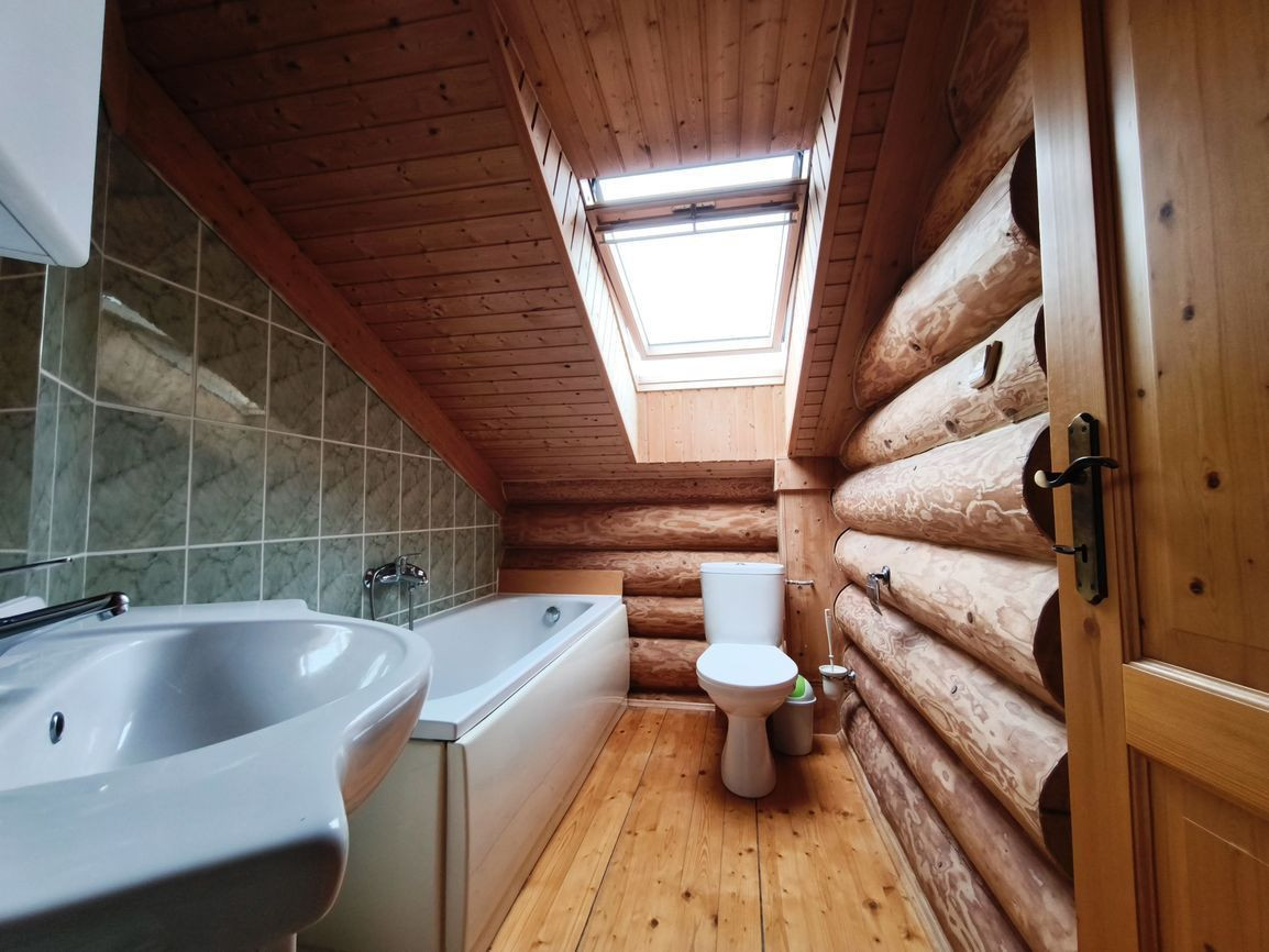 BE.LIVE COMPANY – NA PREDAJ – ORIGINÁLNY KANADSKÝ ZRUB – KRB, SAUNA - VEĽKORYSÝ POZEMOK PRI LESE - OBEC JAKUBOV 