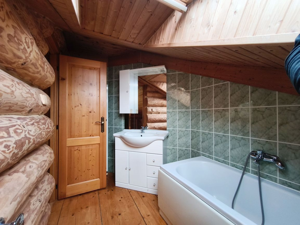 BE.LIVE COMPANY – NA PREDAJ – ORIGINÁLNY KANADSKÝ ZRUB – KRB, SAUNA - VEĽKORYSÝ POZEMOK PRI LESE - OBEC JAKUBOV 