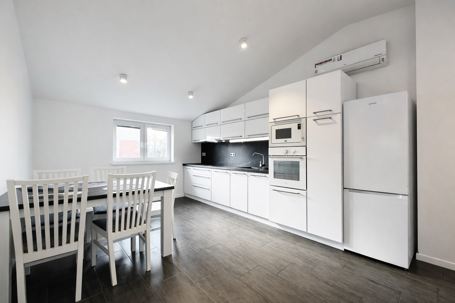 PRENAJATÝ- BE.LIVE COMPANY- PRENÁJOM- 2-IZBOVÝ BYT- S PARKOVANÍM- BRATISLAVSKÁ- ŠAMORÍN