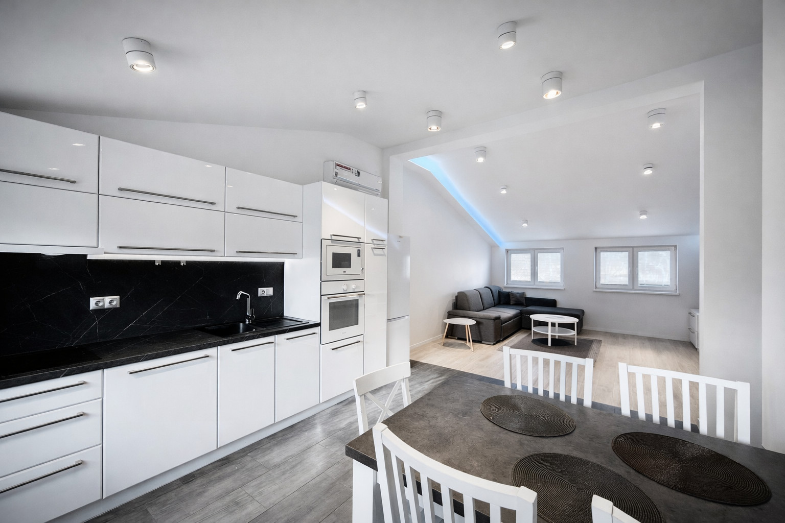 PRENAJATÝ- BE.LIVE COMPANY- PRENÁJOM- 2-IZBOVÝ BYT- S PARKOVANÍM- BRATISLAVSKÁ- ŠAMORÍN