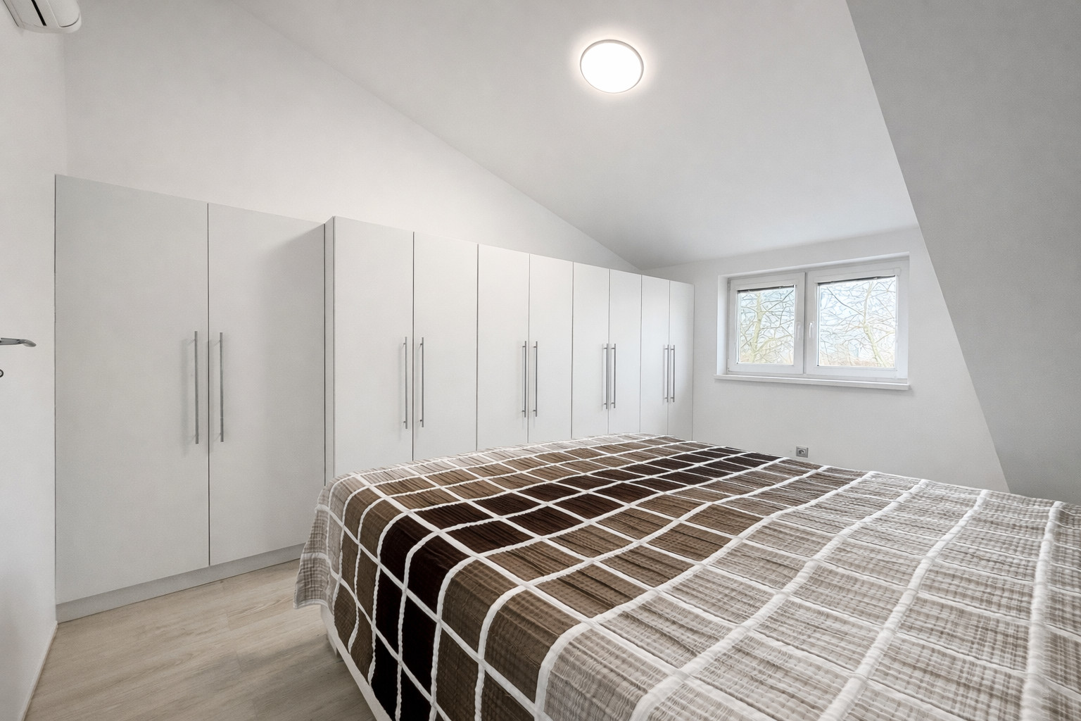 PRENAJATÝ- BE.LIVE COMPANY- PRENÁJOM- 2-IZBOVÝ BYT- S PARKOVANÍM- BRATISLAVSKÁ- ŠAMORÍN