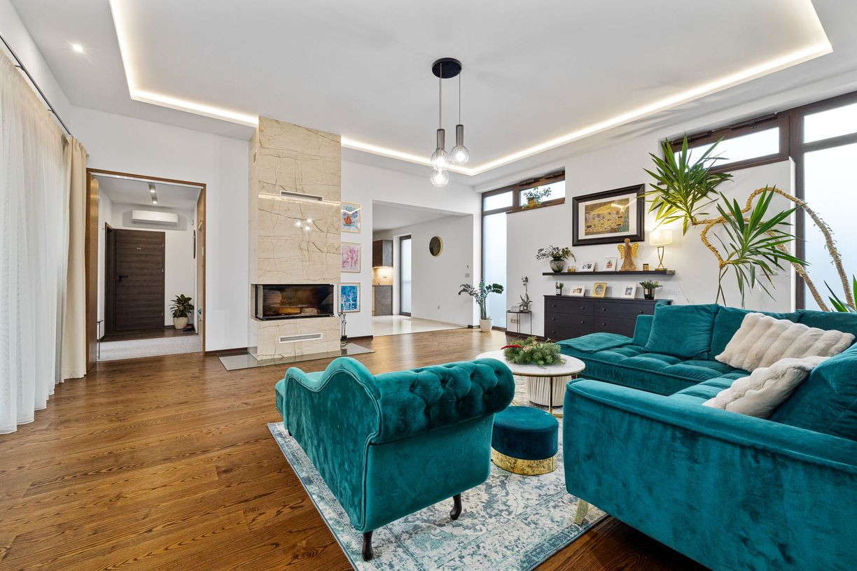 BE.LIVE COMPANY- PREDAJ- EXKLUZÍVNY- 5-IZBOVÝ DOM- VYSOKÉ STROPY- VEĽKÉ UĽANY