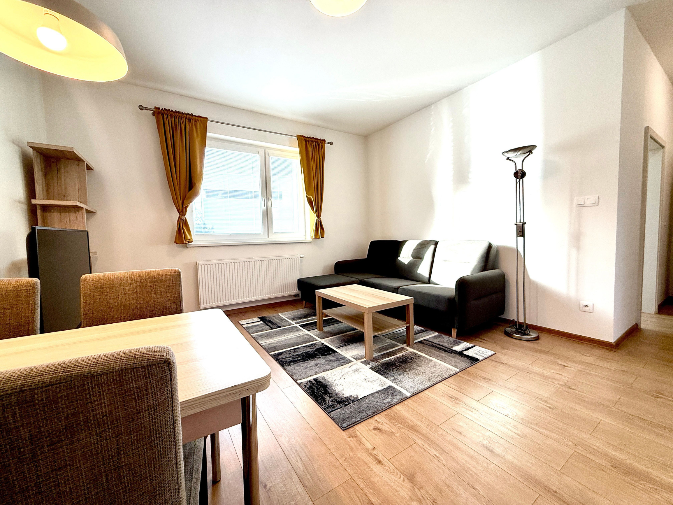 BE.LIVE COMPANY- PRENÁJOM- VEĽKORYSÝ- 3-IZBOVÝ- BYT- STARÉ MESTO- LANGSFELDOVA 