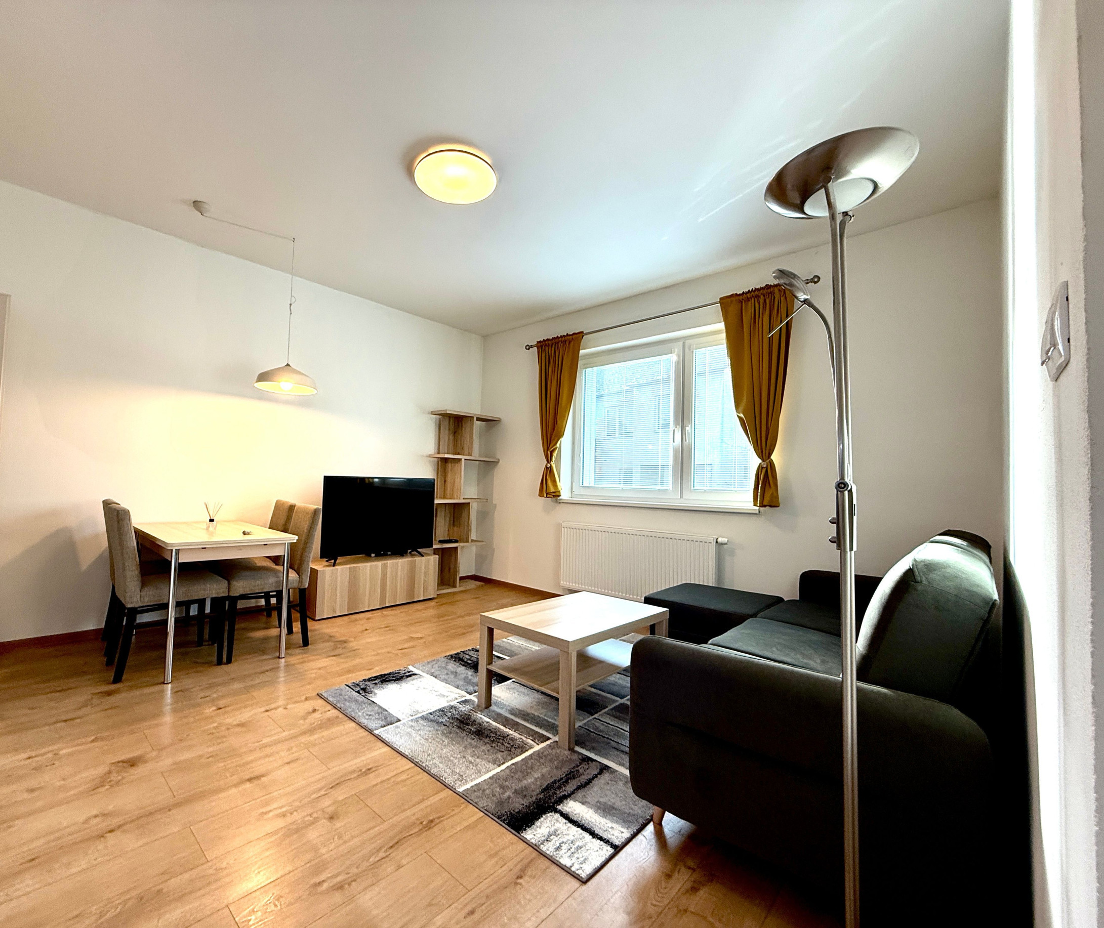 BE.LIVE COMPANY- PRENÁJOM- VEĽKORYSÝ- 3-IZBOVÝ- BYT- STARÉ MESTO- LANGSFELDOVA 